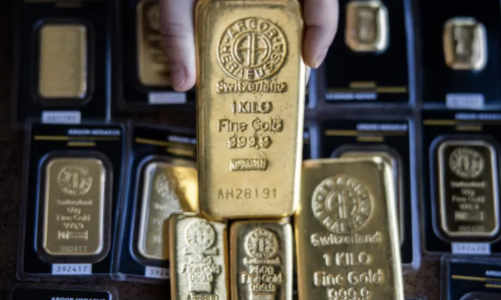 Giá vàng thế giới có tuần tăng tốt nhất hơn 1 tháng, SPDR Gold Trust bán mạnh trước cuộc họp Fed