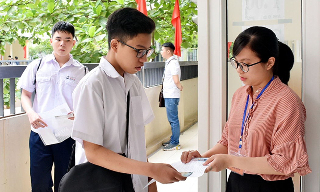 Thí sinh làm thủ tục thi. Ảnh minh họa.