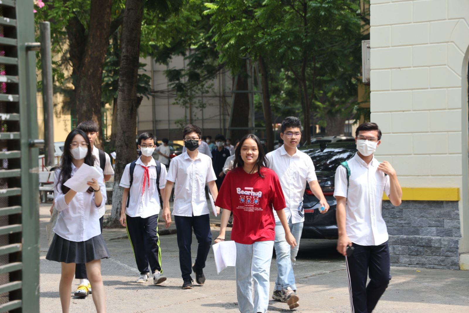 Thí sinh kết thúc môn thi sáng 11/6. Ảnh minh họa.