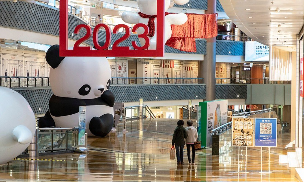 Bước sang năm 2023, với việc từng bước mở cửa hoàn toàn, Trung Quốc tiếp tục tập trung nâng cao trình độ giám sát dịch bệnh, thúc đẩy việc nâng cấp vaccine và phát triển các loại thuốc mới.
