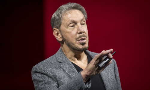 Cổ phiếu Oracle gặp thời, Larry Ellison giàu hơn Bill Gates