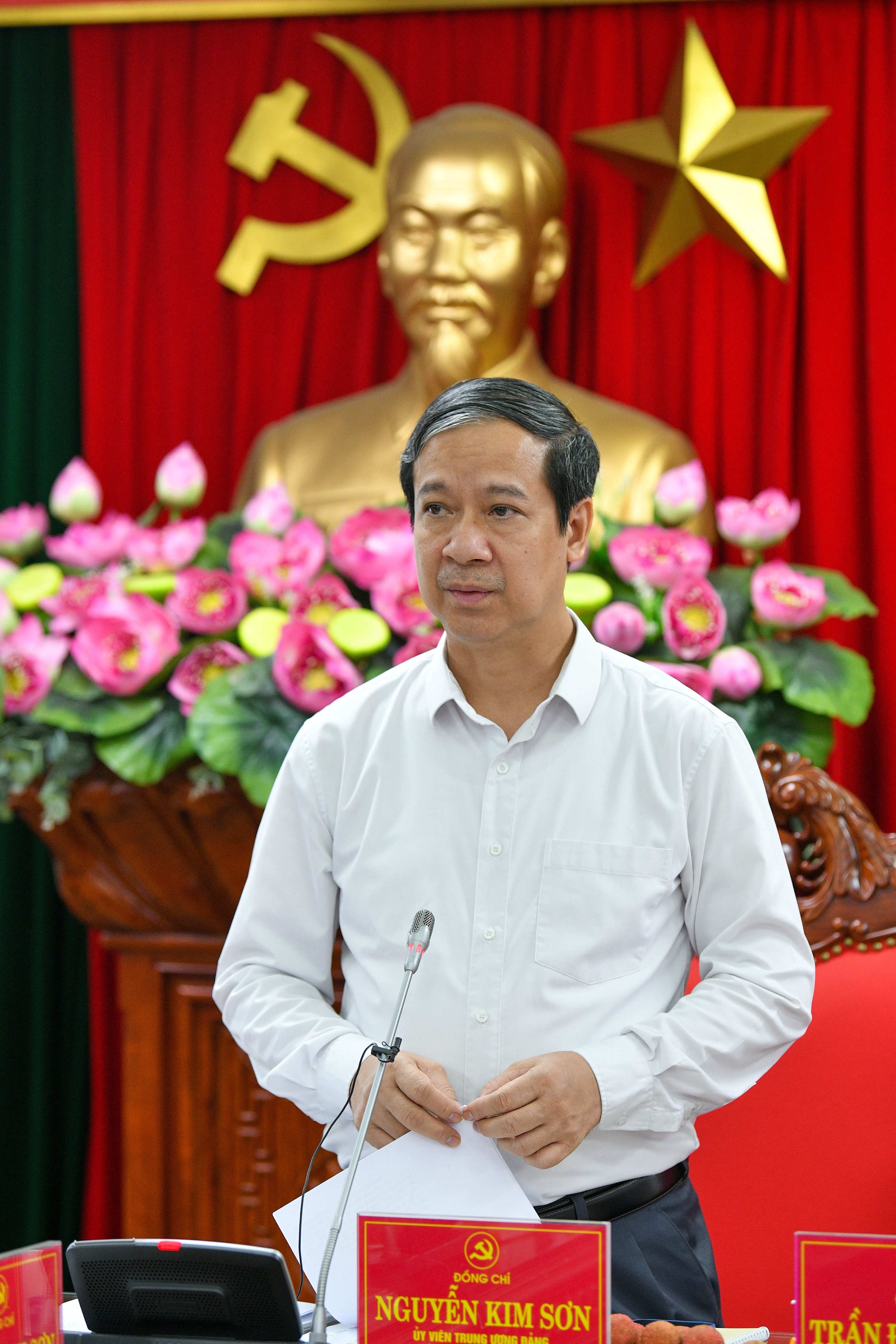 Bộ trưởng Nguyễn Kim Sơn ph&aacute;t biểu tại buổi l&agrave;m việc. Ảnh: Bộ Gi&aacute;o dục v&agrave; Đ&agrave;o tạo