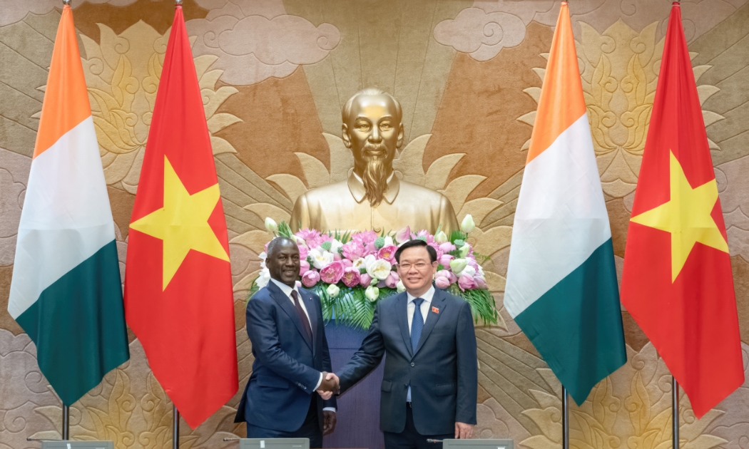 Chủ tịch Quốc hội Vương Đình Huệ hội đàm với Chủ tịch Quốc hội Cộng hòa Bờ Biển Ngà Adama Bictogo - Ảnh: Quochoi.vn