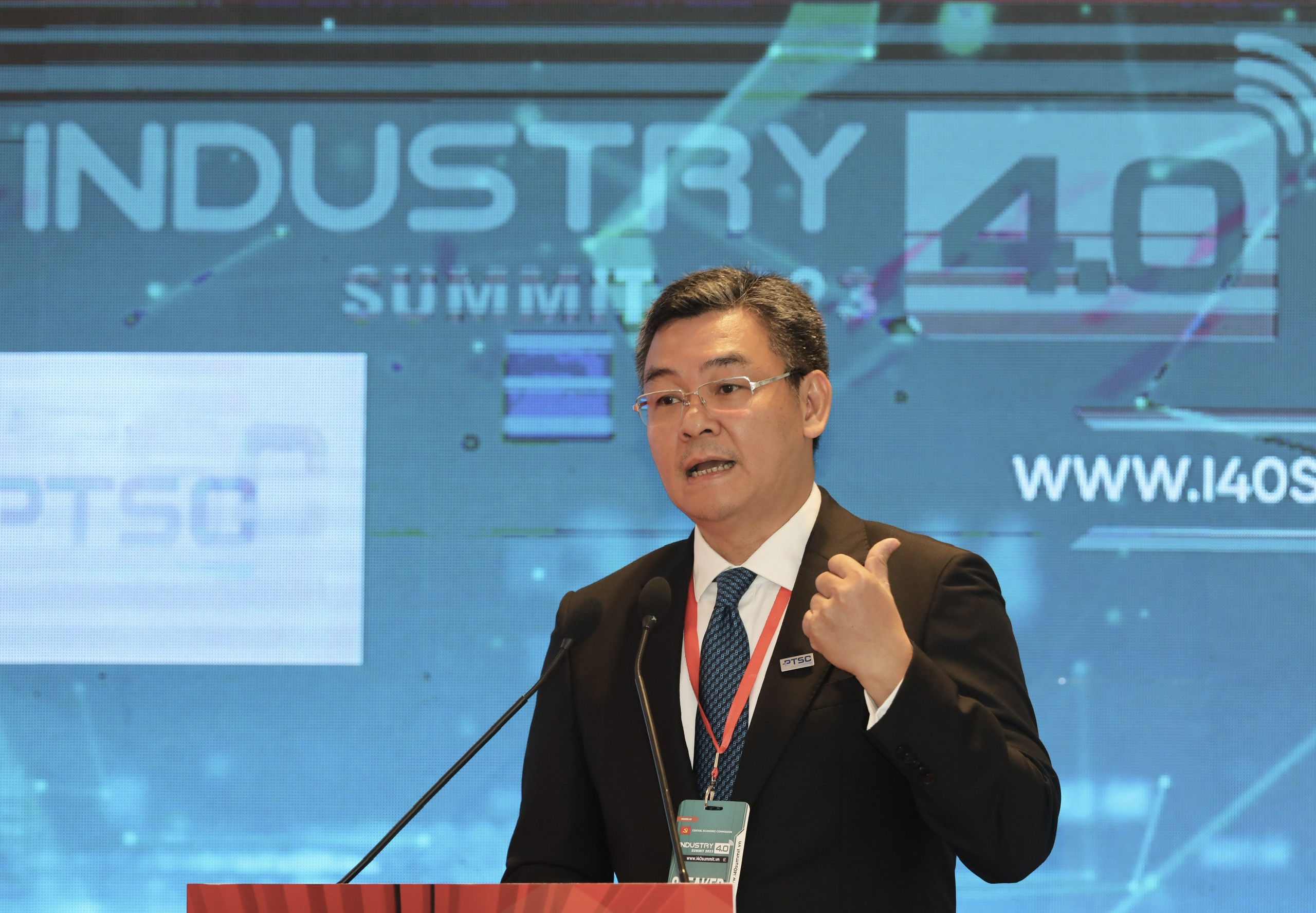 &ocirc;ng L&ecirc; Mạnh Cường, Tổng Gi&aacute;m đốc Tổng c&ocirc;ng ty cổ phần Dịch vụ Kỹ thuật Dầu kh&iacute; Việt Nam ph&aacute;t biểu tại phi&ecirc;n hội thảo chuy&ecirc;n đề 3 diễn ra s&aacute;ng ng&agrave;y 14/6. Ảnh: Trần Việt Dũng.