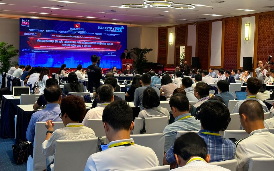 Đ&ocirc;ng đảo đại biểu tham dự sự kiện.