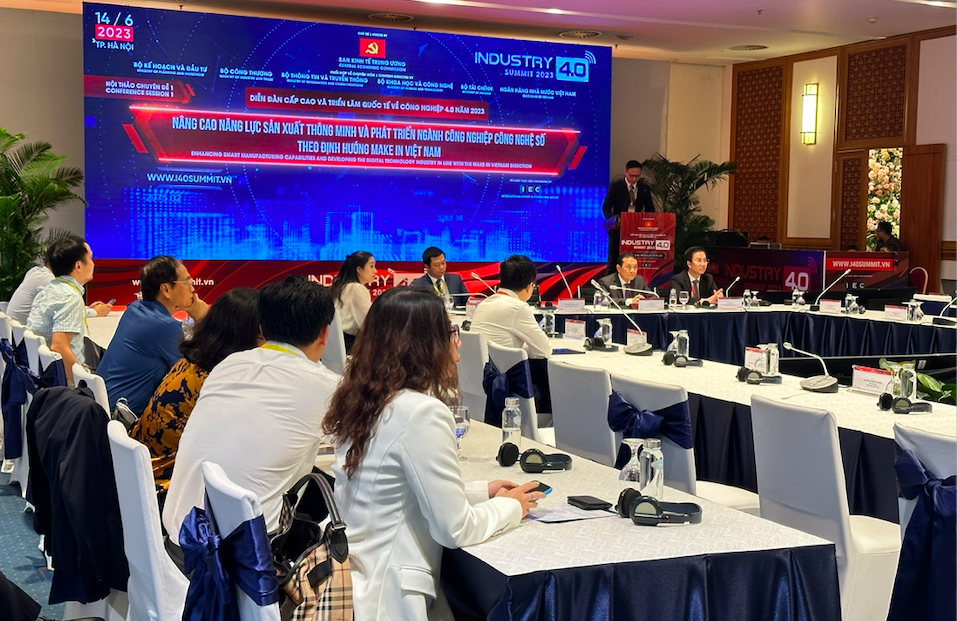 Hội thảo chuyên đề 1 với chủ đề: “Nâng cao năng lực sản xuất thông minh và phát triển ngành công nghiệp công nghệ số theo định hướng Make in Việt Nam” sáng 14/6.