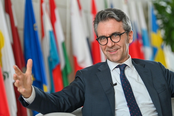 Đại sứ Pier Giorgio Aliberti.