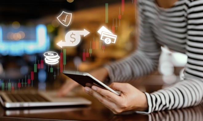 Theo ghi nhận, hệ thống thanh toán qua ngân hàng xử lý hàng chục triệu giao dịch mỗi ngày với giá trị 40 tỷ USD, những "hòn đá tảng" trong thói quen dùng tiền mặt của người dân cũng dần được phá vỡ.