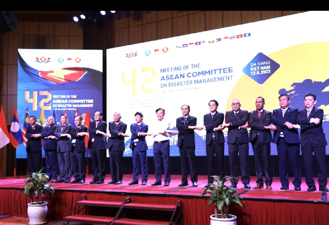 Các đại biểu tham dự Hội nghị thường niên lần thứ 42 của Ủy ban ASEAN về Quản lý thiên tai (ACDM).