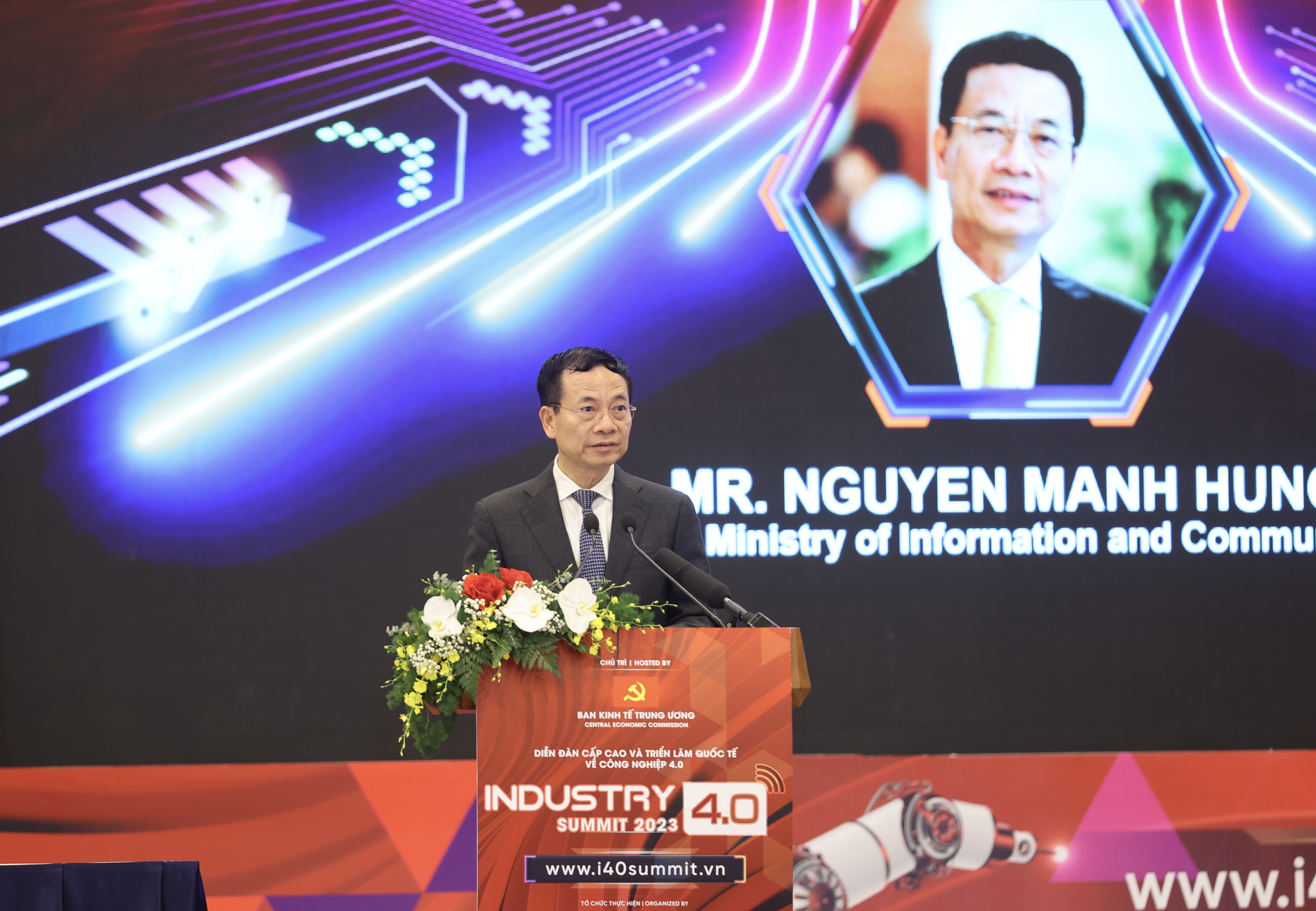 Bộ trưởng Bộ Th&ocirc;ng tin & Truyền th&ocirc;ng Nguyễn Mạnh H&ugrave;ng ph&aacute;t biểu.&nbsp;Ảnh: Trần Việt Dũng.