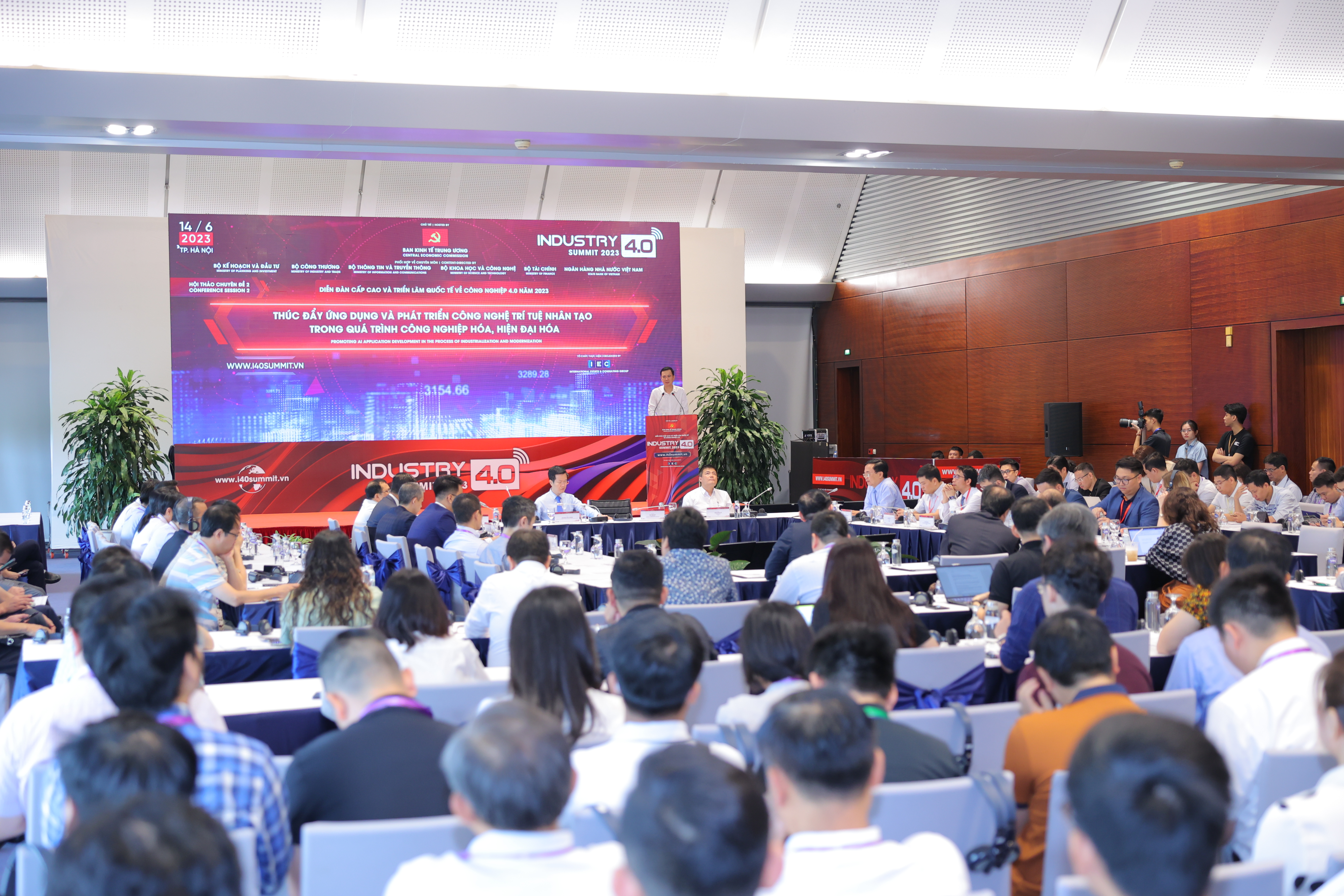 Toàn cảnh Hội thảo chuyên đề 2 về “Thúc đẩy ứng dụng và phát triển trí tuệ nhân tạo trong quá trình công nghiệp hóa, hiện đại hóa”.