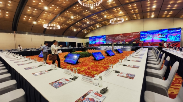 Tạp chí Kinh tế Việt Nam xuất hiện ấn tượng tại Diễn đàn cấp cao về công nghiệp 4.0