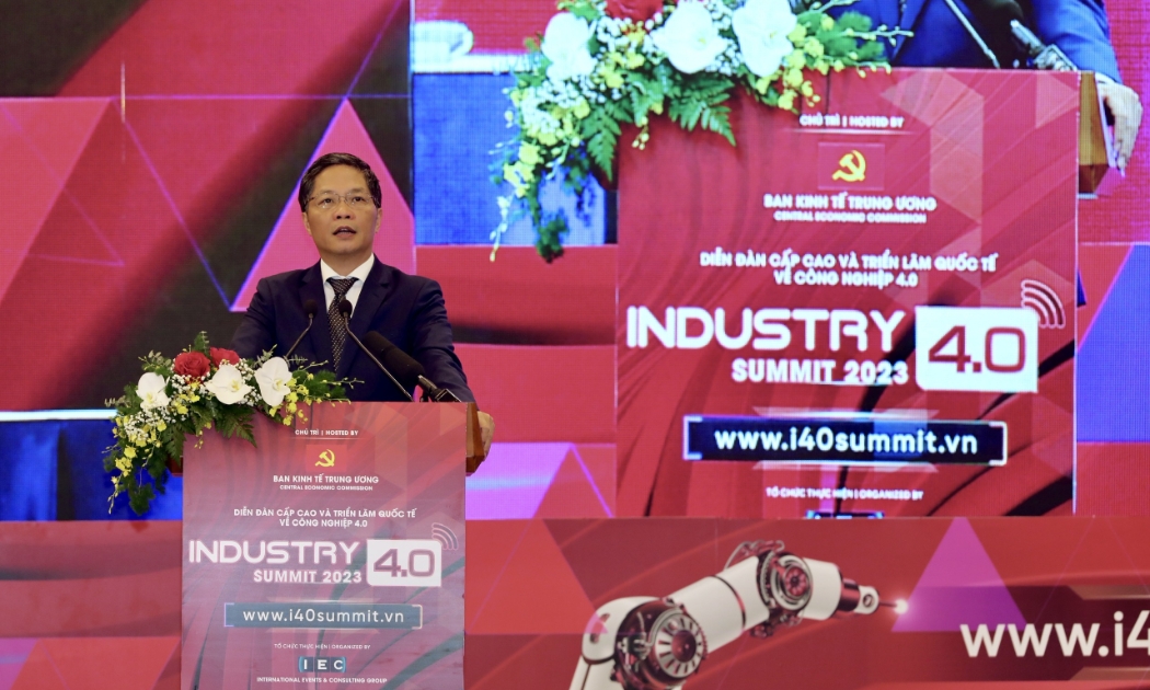 Diễn đàn năm nay tập trung thảo luận về các giải pháp thúc đẩy chuyển đổi số, chuyển đổi xanh nhằm  rút ngắn quá trình công nghiệp hóa và hiện đại hóa đất nước. Ảnh: Trần Việt Dũng.