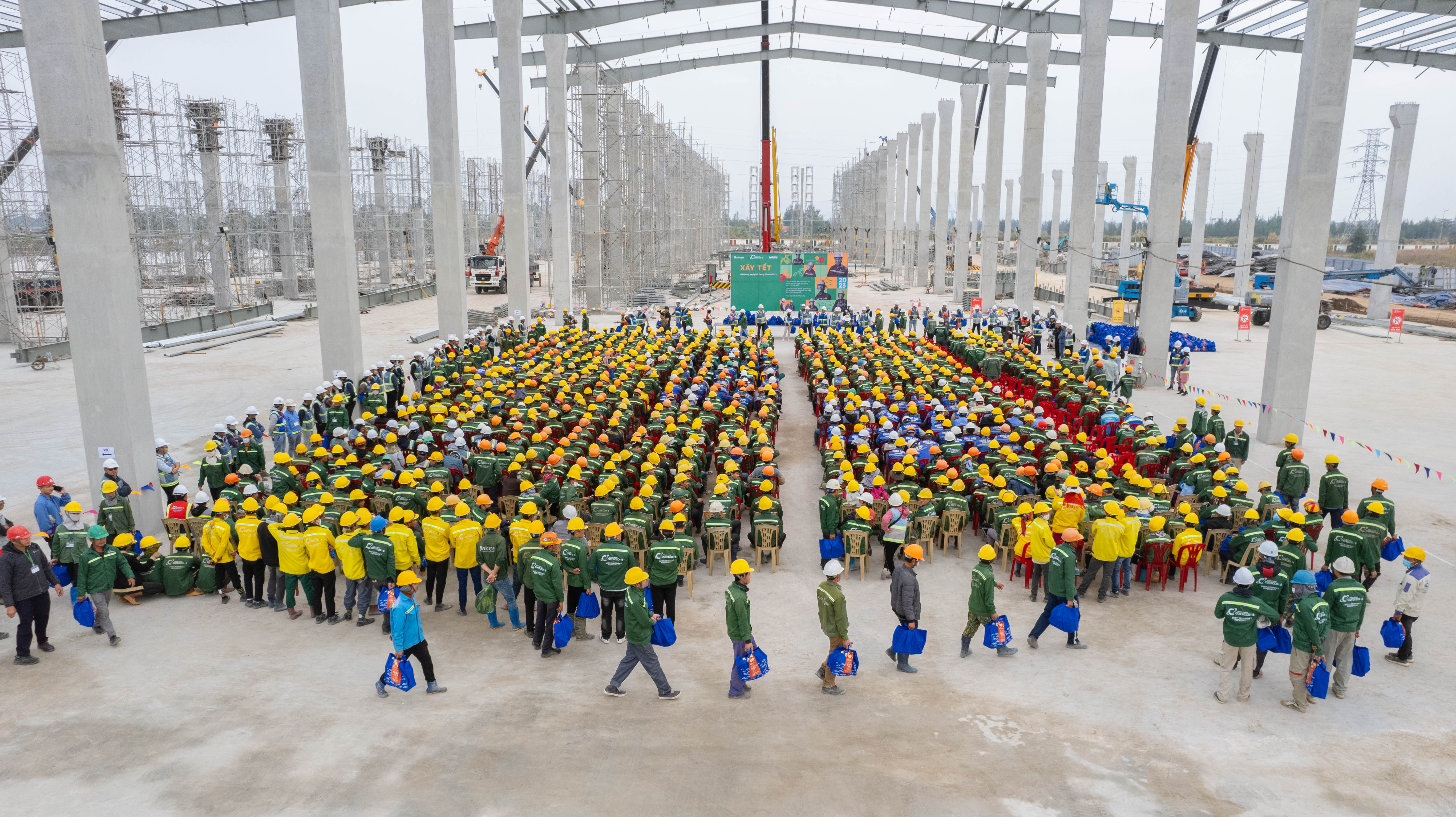 Cần có thêm những giải pháp hỗ trợ người lao dộng trong bối cảnh khó khăn từ nền kinh tế - Ảnh minh họa