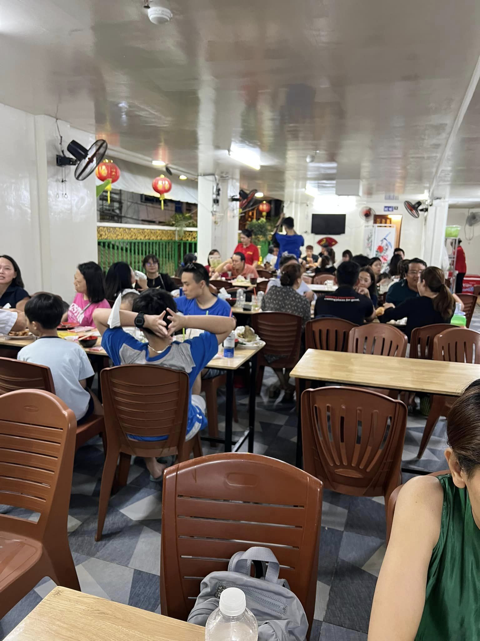 Sau khi lọt vào danh sách Michein Guide, một số quán ăn như ốc Đào tại TP.HCM phục vụ khách không xuể.