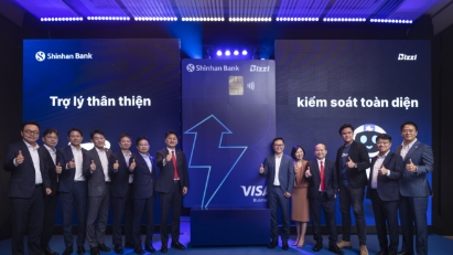 Shinhan Bank cooperates with Bizzi on a smart business card