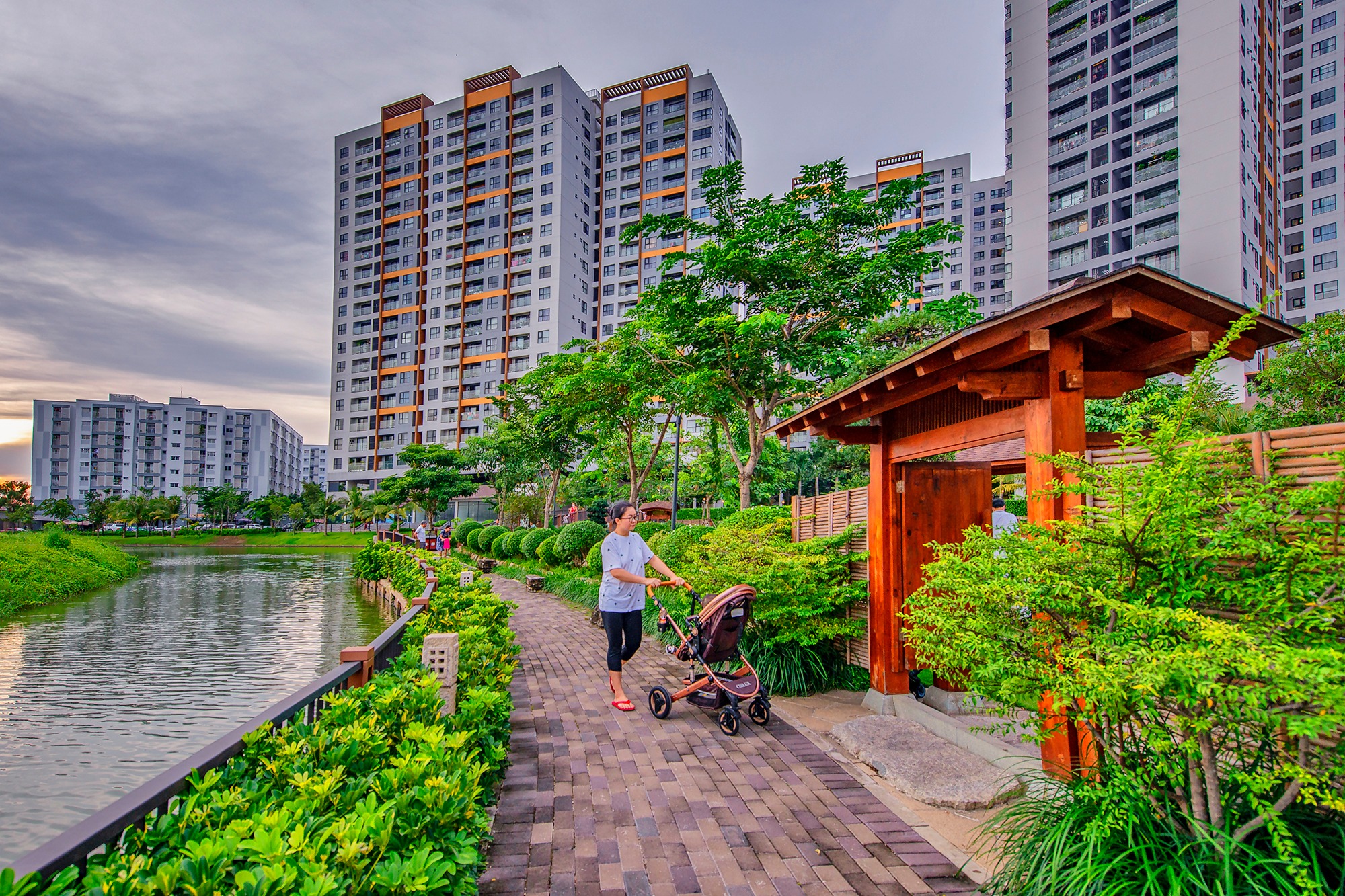 Khu đô thị Mizuki Park được phát triển bởi Nam Long cùng 2 đối tác Nhật Bản đang thu hút sự quan tâm của nhiều khách hàng có nhu cầu ở thực.