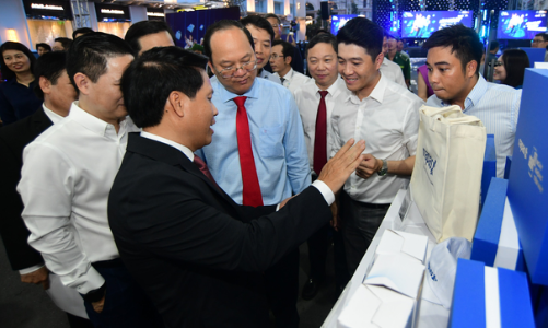 Kết nối dữ liệu thúc đẩy thanh toán không tiền mặt