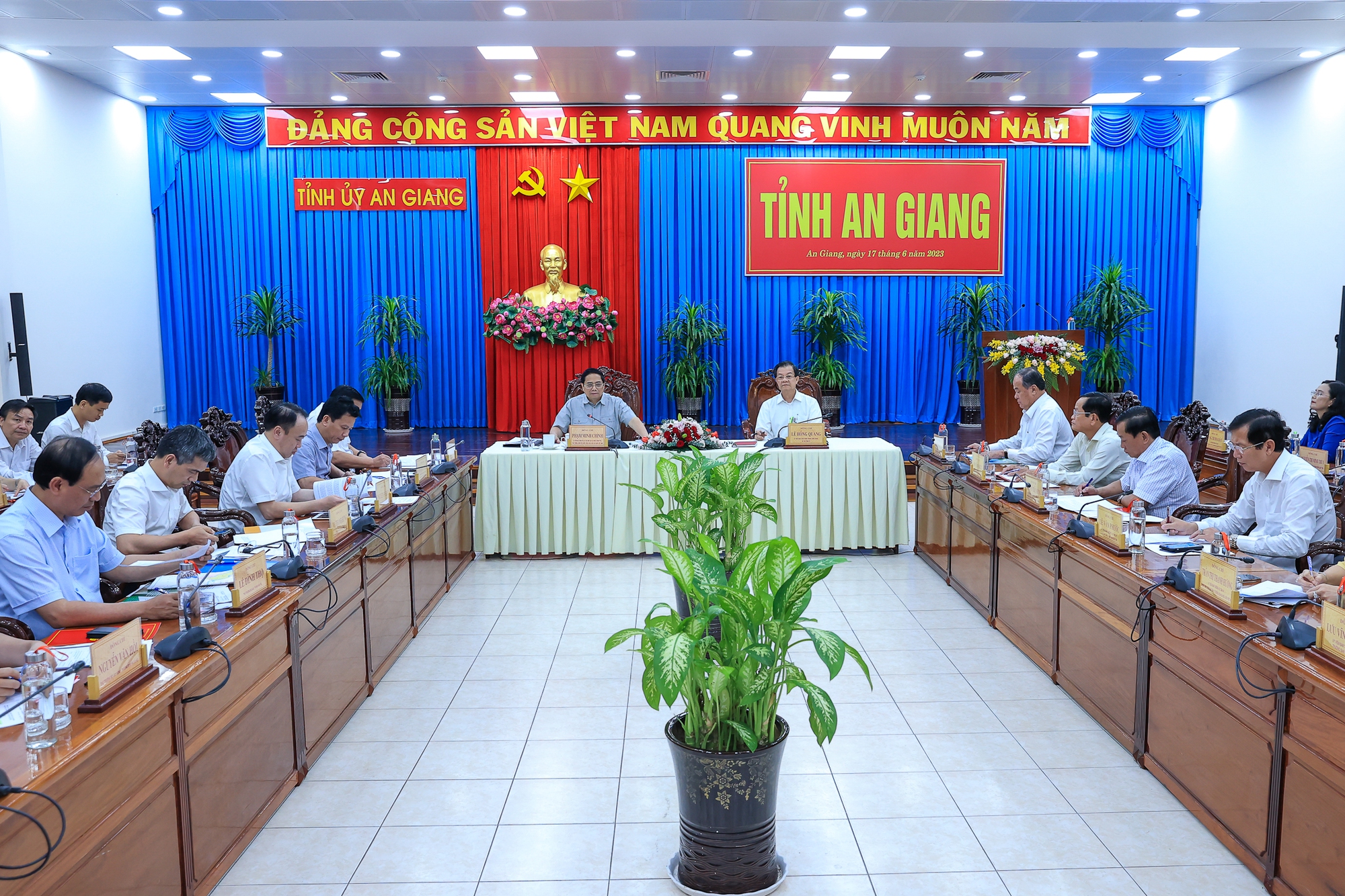 Toàn cảnh buổi làm việc - Ảnh: VGP