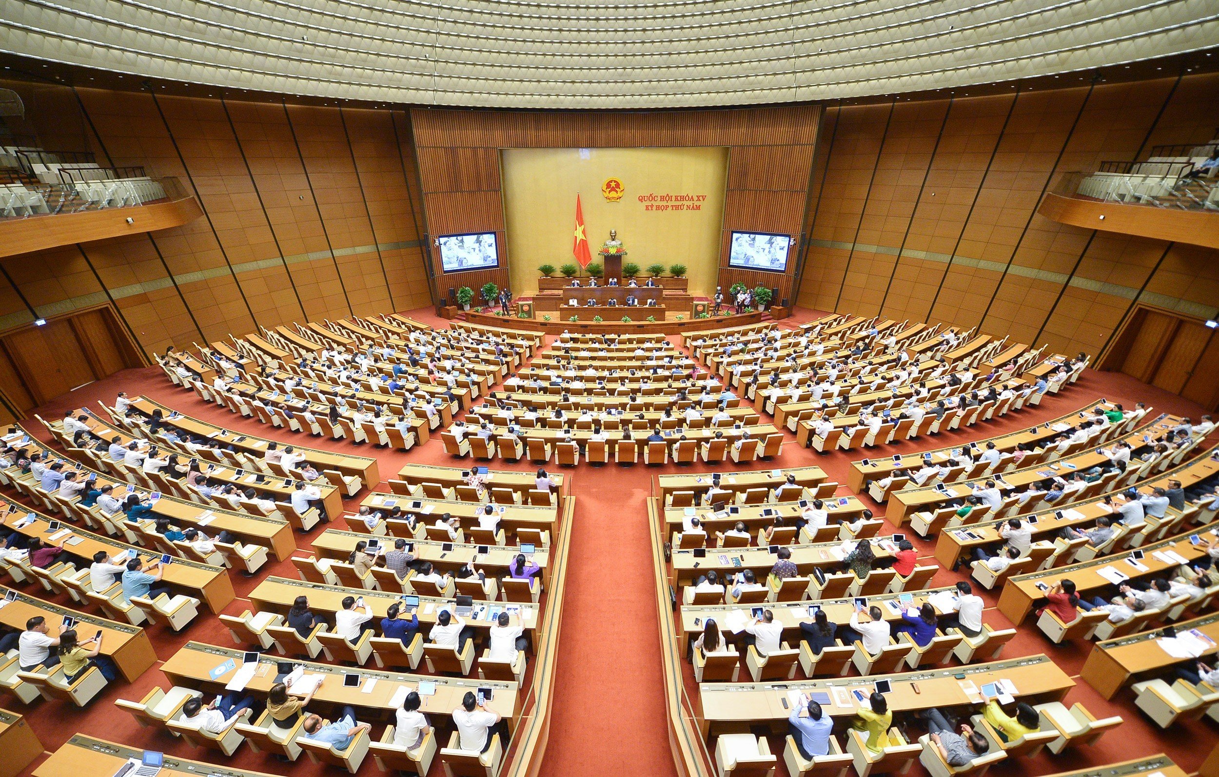 Quang cảnh phi&ecirc;n thảo luận s&aacute;ng ng&agrave;y 19/6 - Ảnh: Quochoi.vn