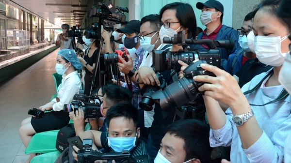 Kề vai sát cánh: Báo chí cùng doanh nghiệp vượt mọi khó khăn