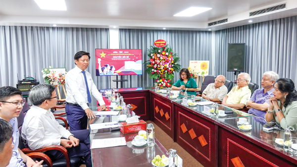 Tạp chí Kinh tế Việt Nam 30 năm không ngừng đổi mới, sáng tạo 