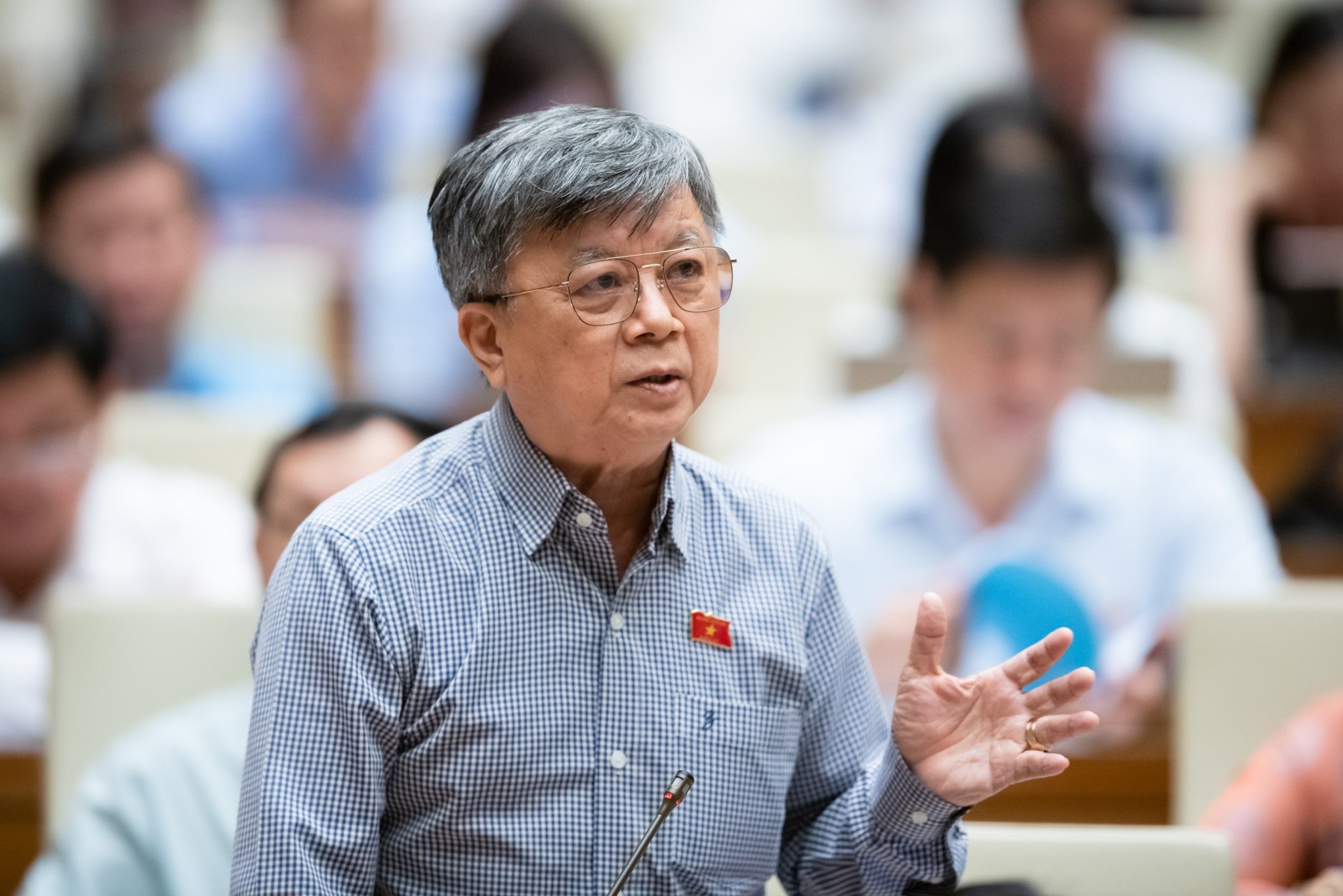Đại biểu Trương Trọng Nghĩa, Đoàn Tp. Hồ Chí Minh phát biểu tranh luận tại hội trường ngày 19/6/2023 về vấn đề thời hạn sở hữu chung cư.
