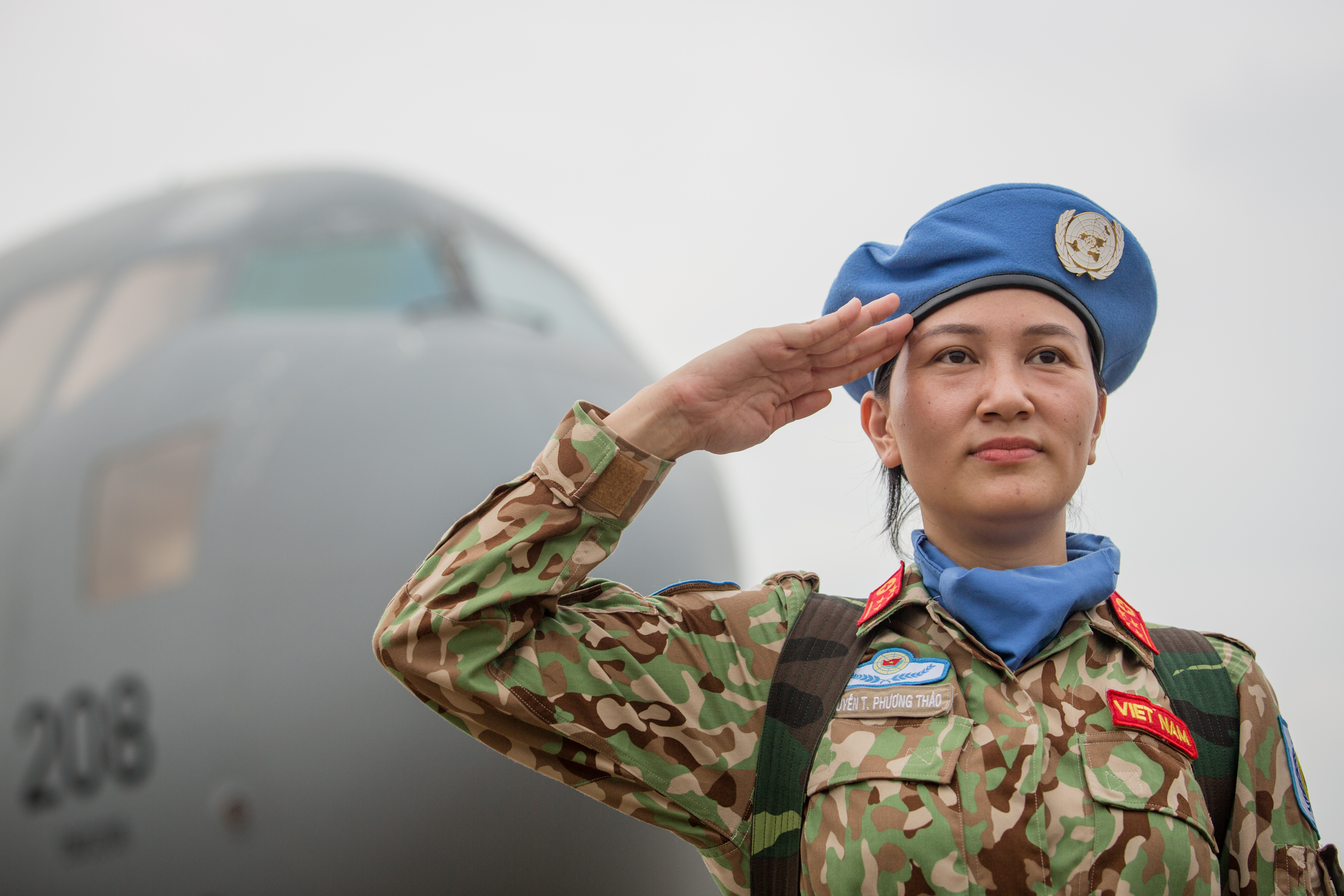 Lực lượng g&igrave;n giữ h&ograve;a b&igrave;nh Việt Nam xuất qu&acirc;n l&agrave;m nhiệm vụ quốc tế. T&aacute;c giả: Nguyễn Tiến Th&agrave;nh.