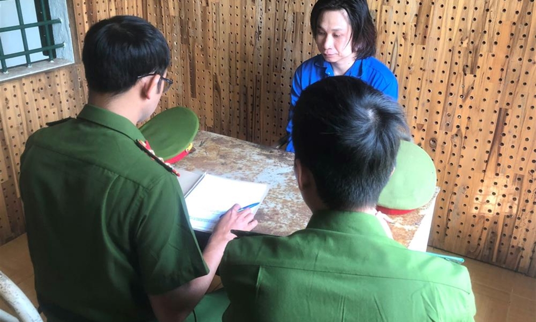 Đối tượng Hoàng Công Trường tại cơ quan điều tra. Ảnh: Cổng thông tin Bộ Công an.