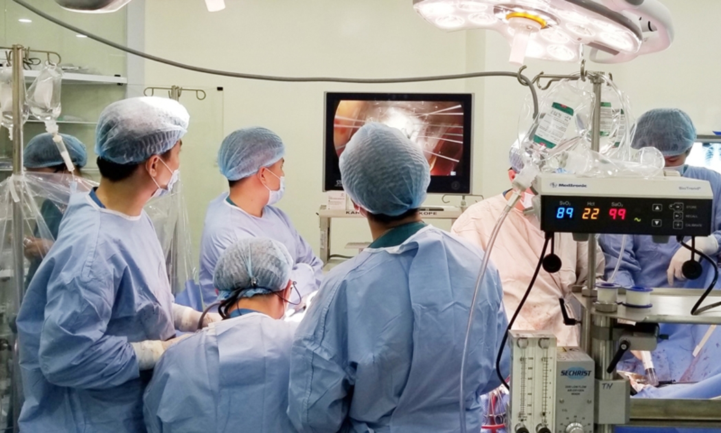 Ứng dụng phẫu thuật tim bằng phương pháp nội soi. Ảnh minh họa.