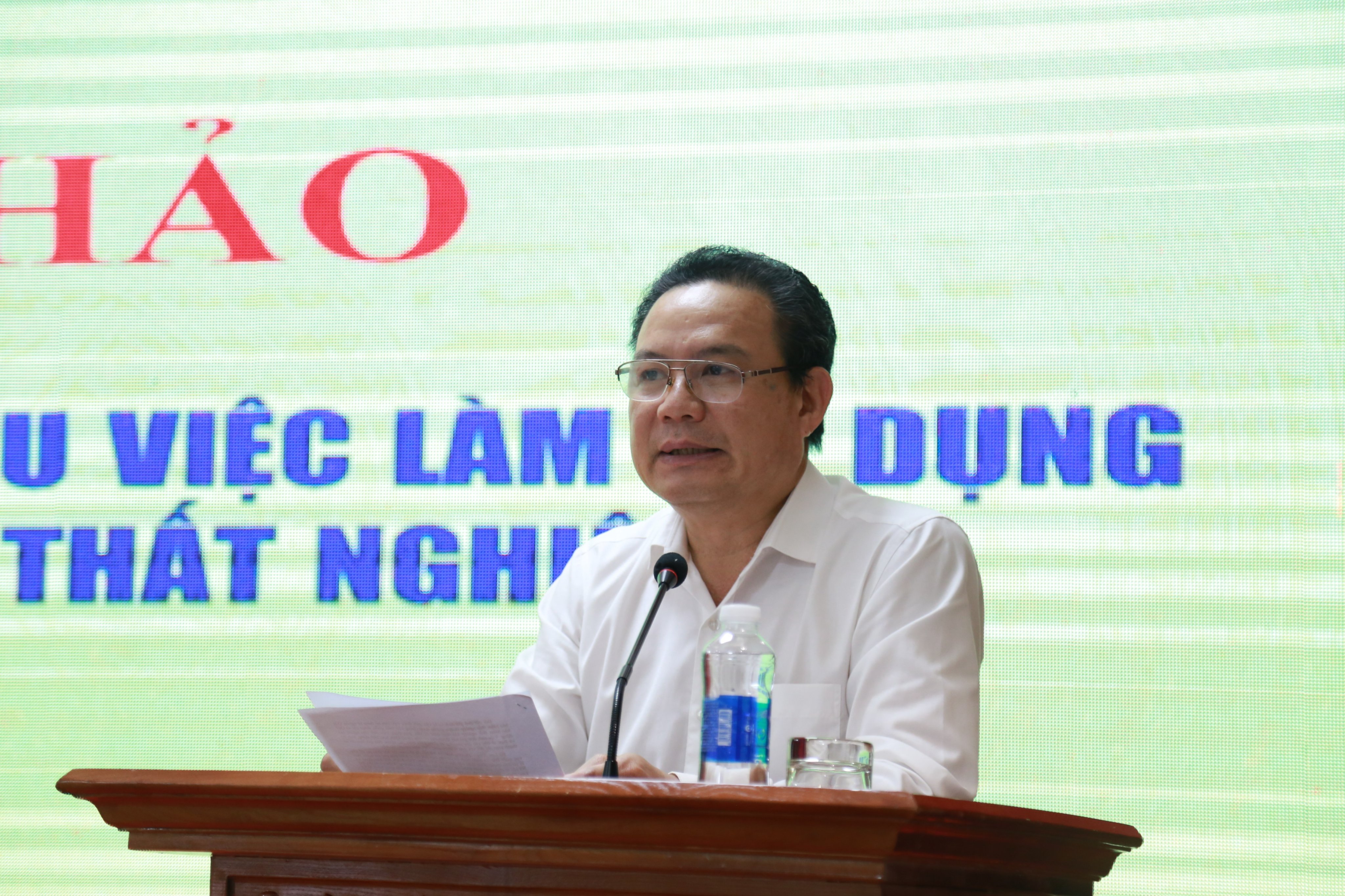 Thứ trưởng Bộ Lao động - Thương binh và Xã hội Lê Văn Thanh. 
