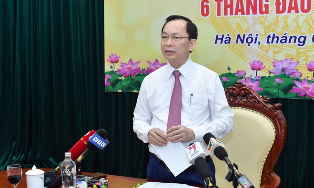 Phó Thống đốc Đào Minh Tú phát biểu tại họp báo.