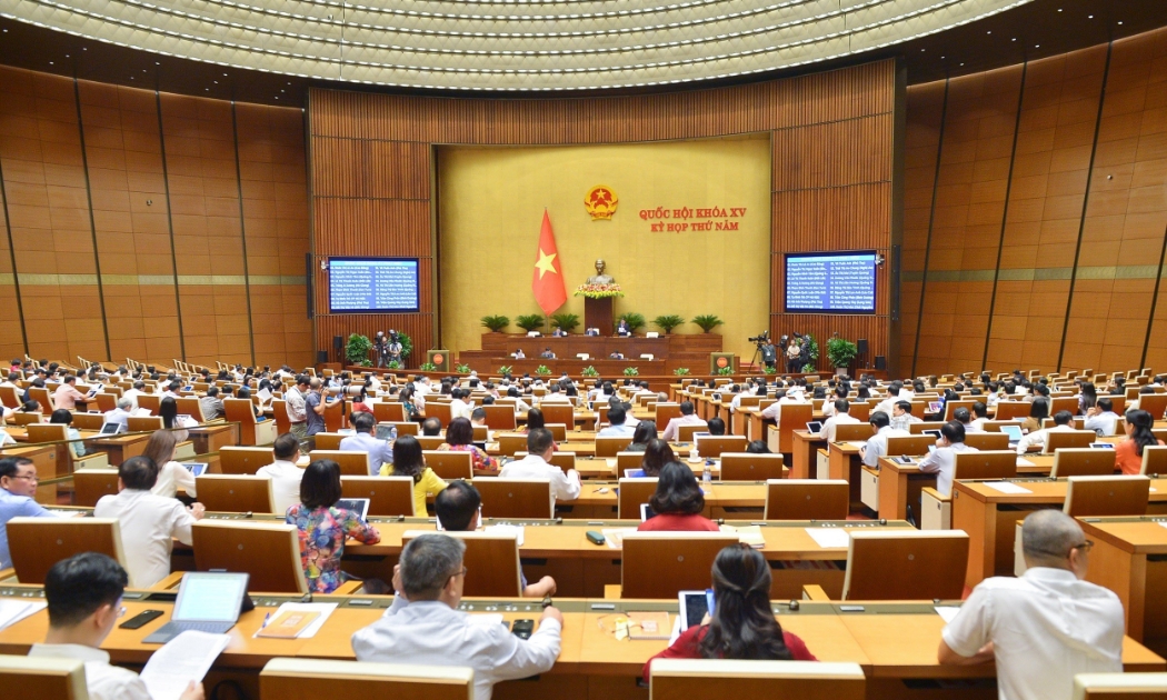 Quốc hội thảo luận ở Hội trường về dự thảo Luật Đất đai (sửa đổi) ngày 21/6/2023