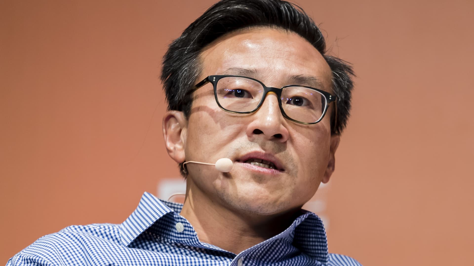 Joseph hiện ph&aacute;t triển th&ecirc;m thể thao v&agrave; giải tr&iacute;&nbsp; &nbsp;