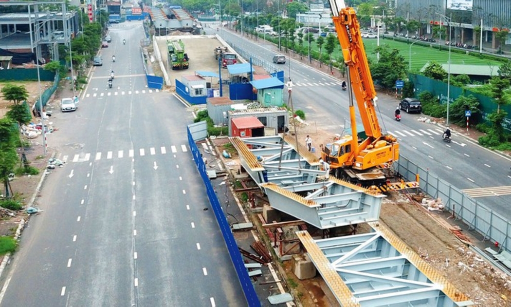 Quốc hội cũng điều chỉnh giảm gần 25.000 tỷ vốn đầu tư công trung hạn phân bổ cho Bộ Giao thông vận tải để giao cho các địa phương.