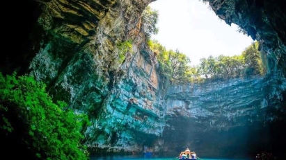 Phong Nha - Ke Bang to be developed into national tourism site