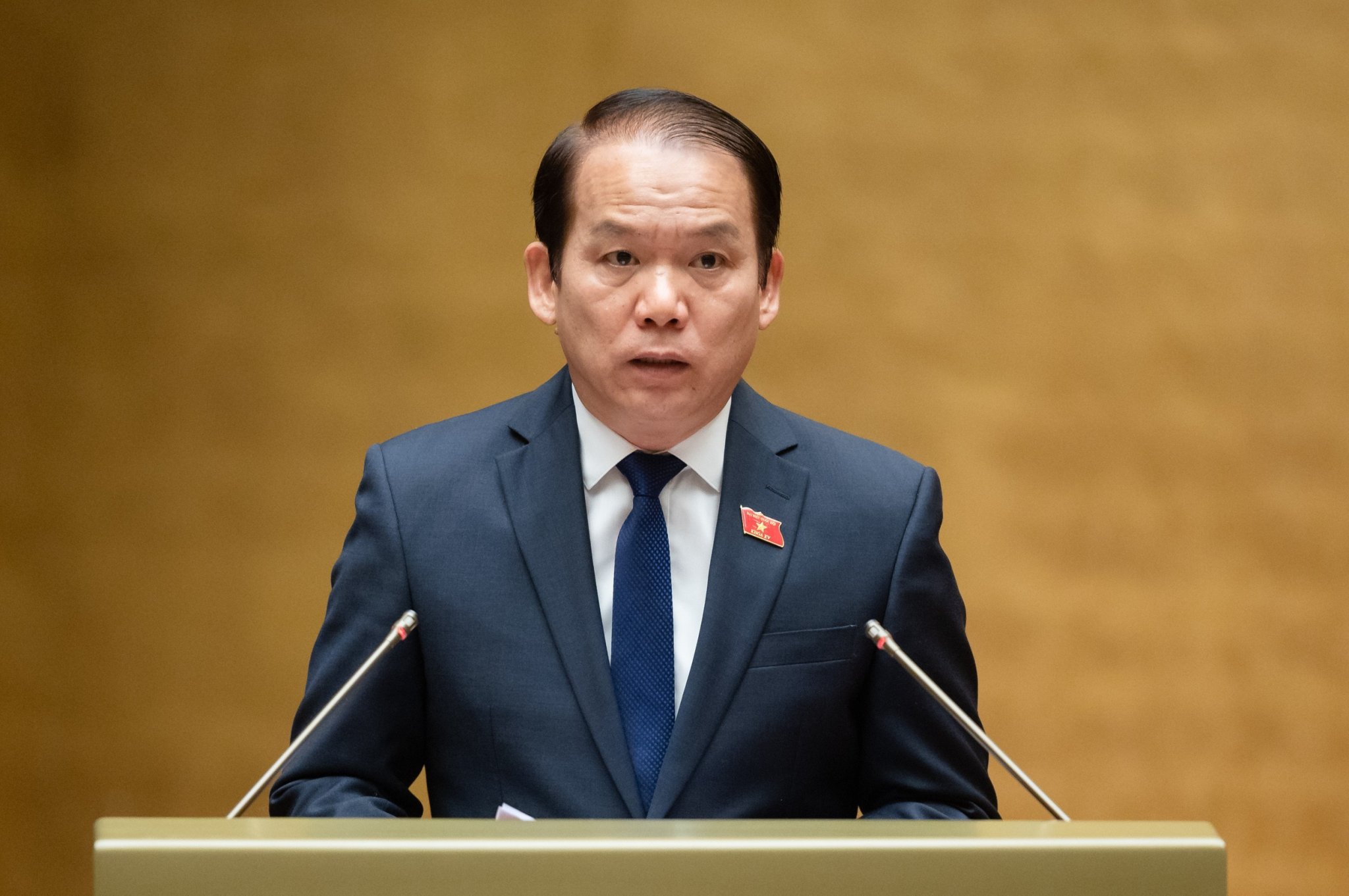 Chủ nhiệm Ủy ban Pháp luật Hoàng Thanh Tùng trình bày báo cáo chiều 23/6 - Ảnh: Quochoi.vn