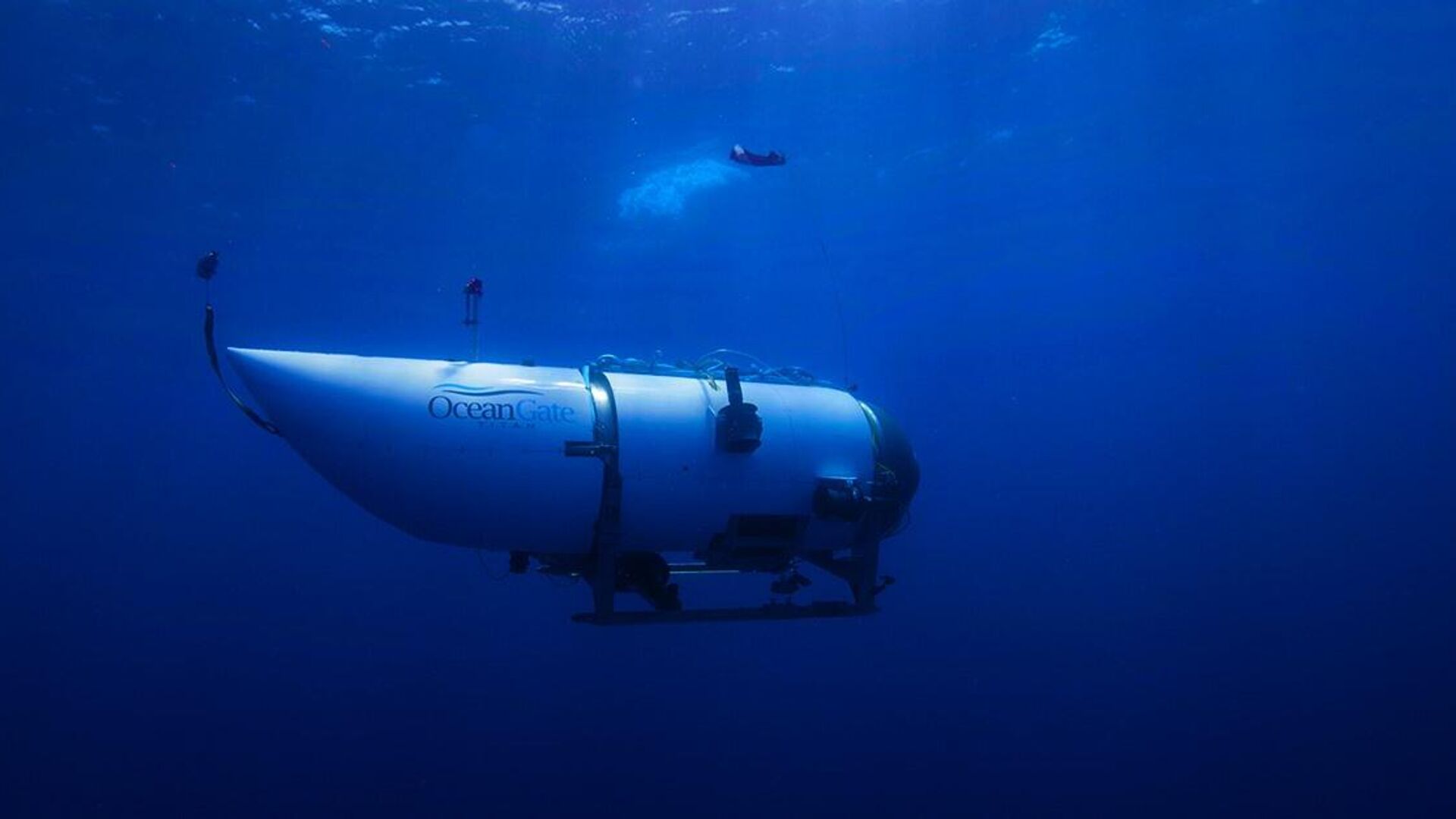 5 người trên tàu lặn Titan đang mất tích gồm tỷ phú Anh Hamish Harding, chuyên gia Pháp Paul-Henry Nargeolet, nhà sáng lập OceanGate Expeditions Stockton Rush, doanh nhân Pakistan Shahzada Dawood cùng con trai Suleman.