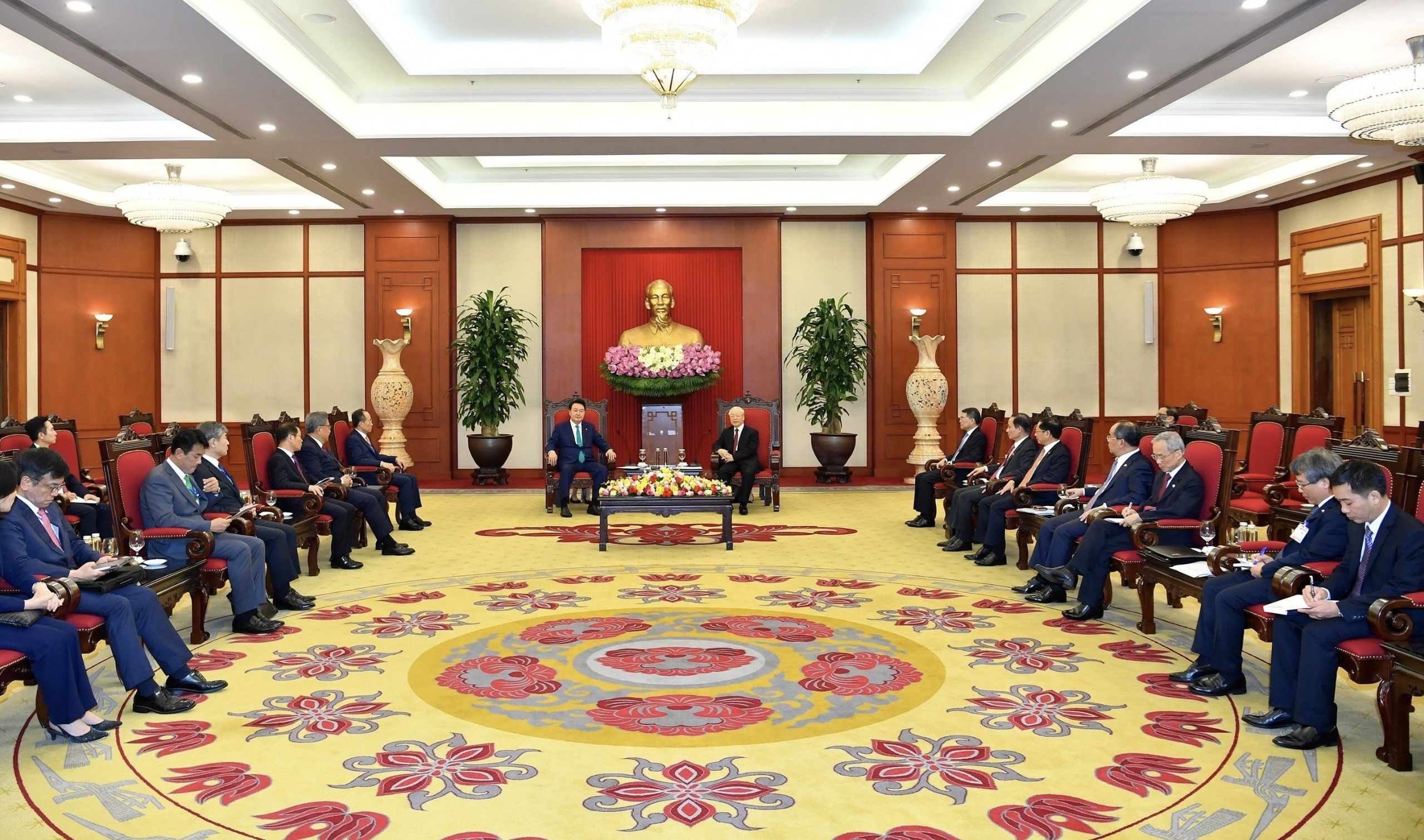 To&agrave;n cảnh buổi tiếp - Ảnh: Tr&iacute; Phong.