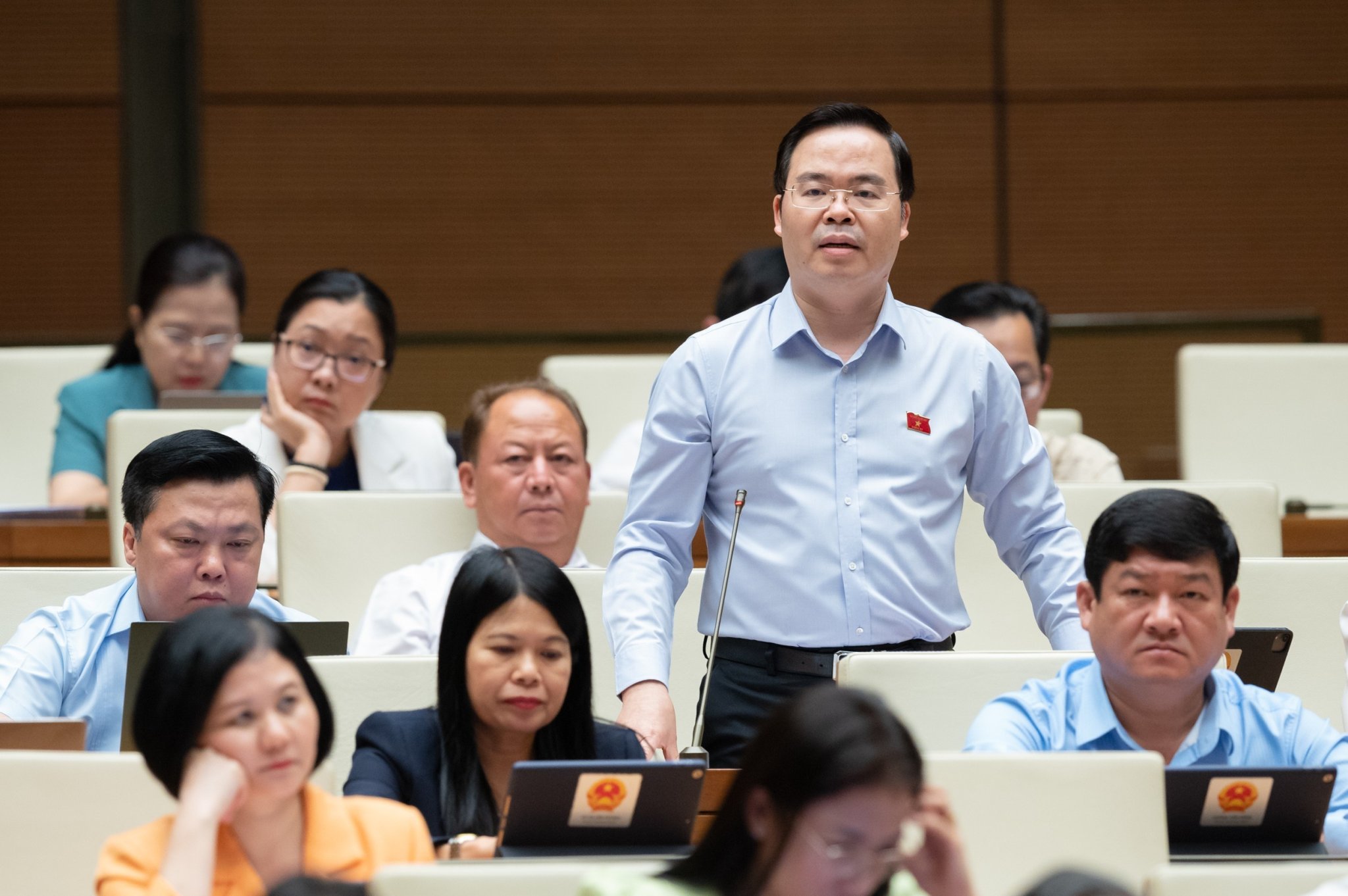 Đại biểu Trần Văn Khải (Đoàn Hà Nam) phát biểu tại Hội trường về dự thảo Luật Đất đai ngày 23/6/2023.