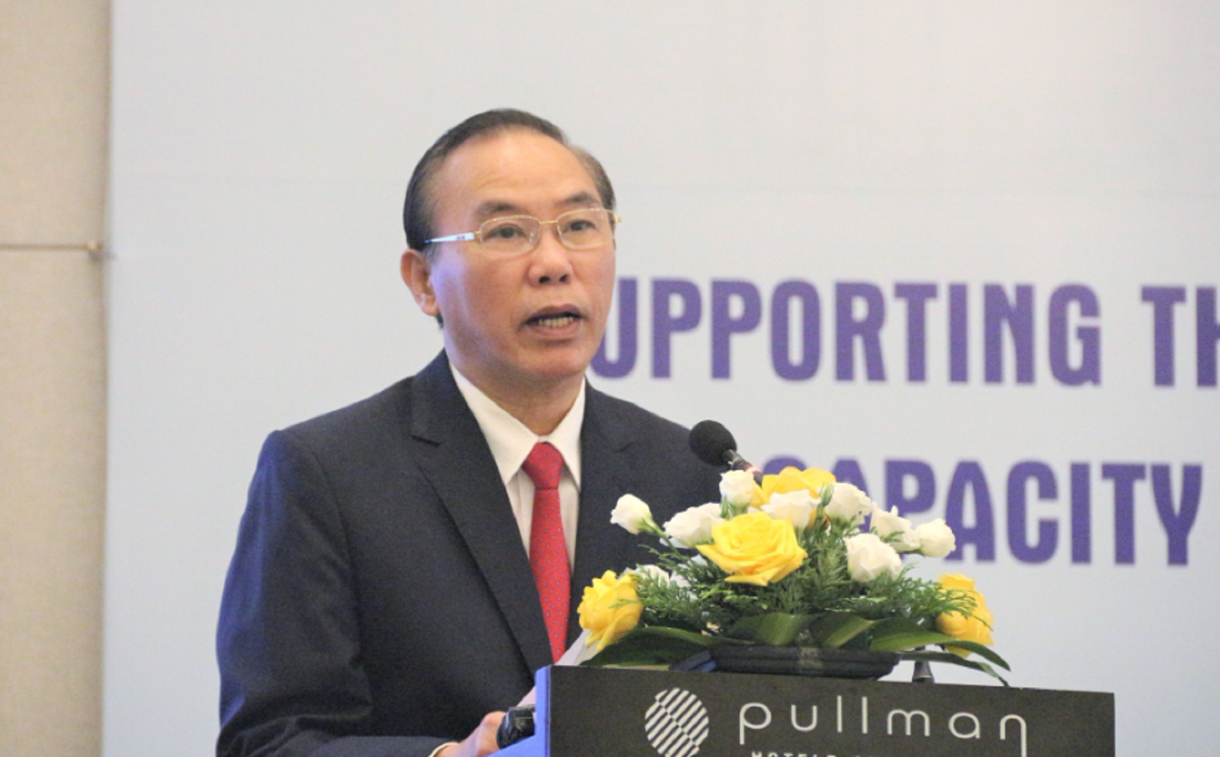 Thứ trưởng Ph&ugrave;ng Đức Tiến ph&aacute;t biểu tại hội thảo.