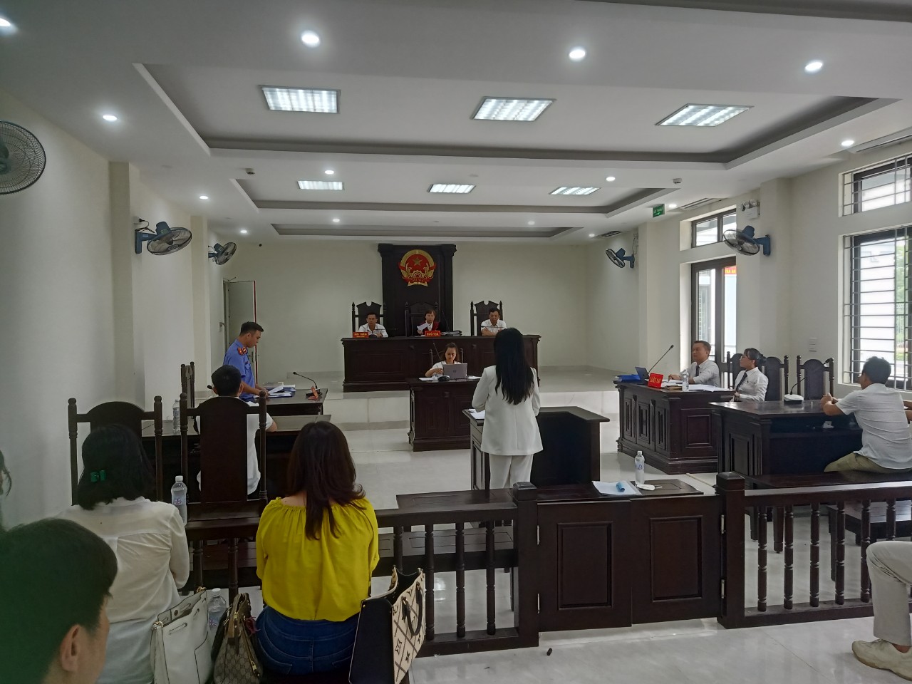 Quang cảnh phiên tòa ngày 22/6.