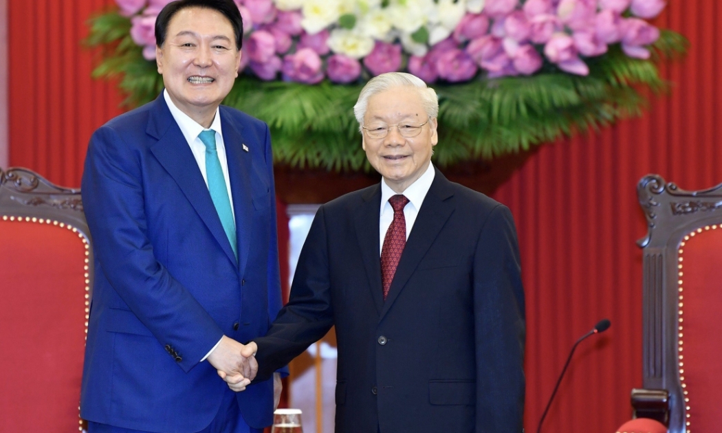 Tổng Bí thư Nguyễn Phú Trọng và Tổng thống Hàn Quốc Yoon Suk Yeol - Ảnh: Trí Phong.