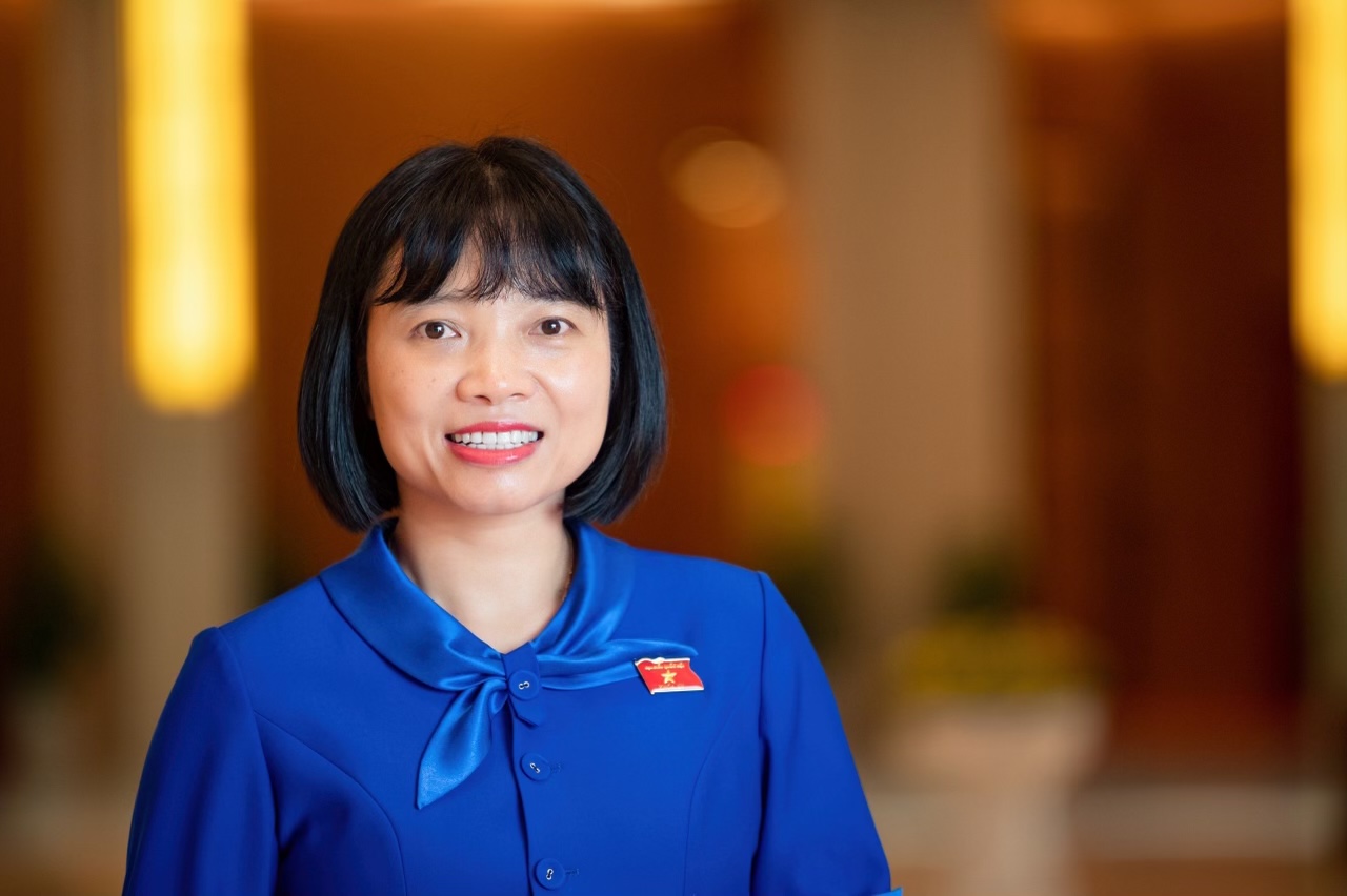 Đại biểu Nguyễn Thị Việt Nga (Đo&agrave;n Hải Dương),