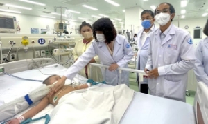 Bệnh tay chân miệng diễn biến phức tạp tại TP.HCM