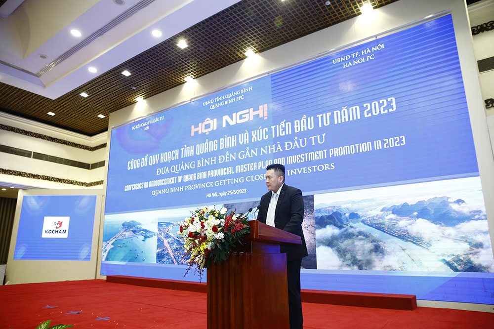 Ông Kim Tae Hoon, Ủy viên BCH KOCHAM chia sẻ tại Hội nghị.