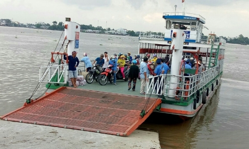 Đề xuất phân cấp cho địa phương giải quyết thủ tục hành chính về bến thuỷ nội địa