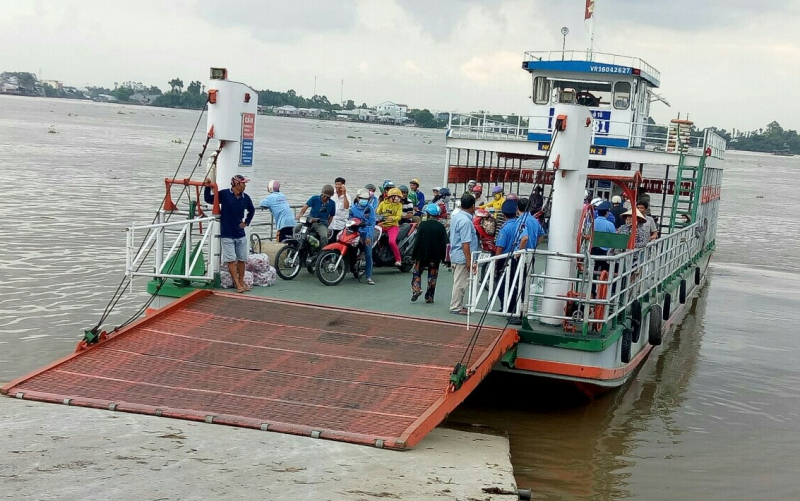 Người dân và doanh nghiệp hiện phải tới cấp tỉnh để thực hiện các thủ tục hành chính này.