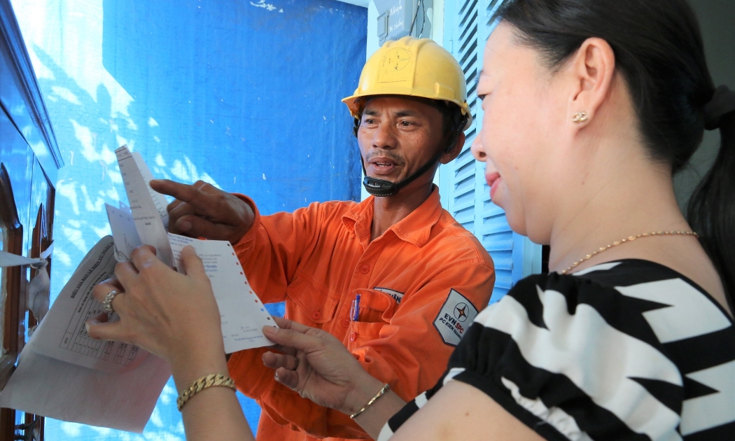 Ba mặt hàng gồm: điện, muối ăn và đường ăn không còn nằm trong danh mục hàng hóa, dịch vụ bình ổn giá.