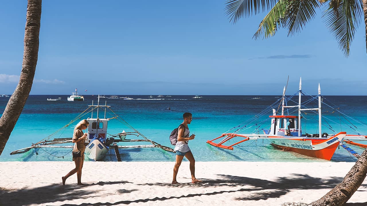 Phần lớn du kh&aacute;ch (55%) muốn hướng đến những chuyến đi &ldquo;ngắt kết nối&rdquo; để tạm xa cuộc sống thực tế.